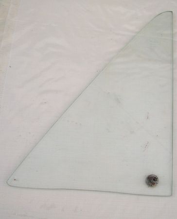 Lada Shiguli 2101 bis 2106 Dreiecksfenster- Scheibe mit Verriegelungszapfen rechts, neu