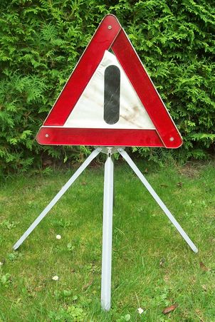 GDR warning triangle,IFA, used with cover